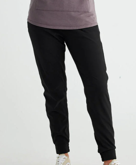Women's Pull-On Breeze Jogger Black
